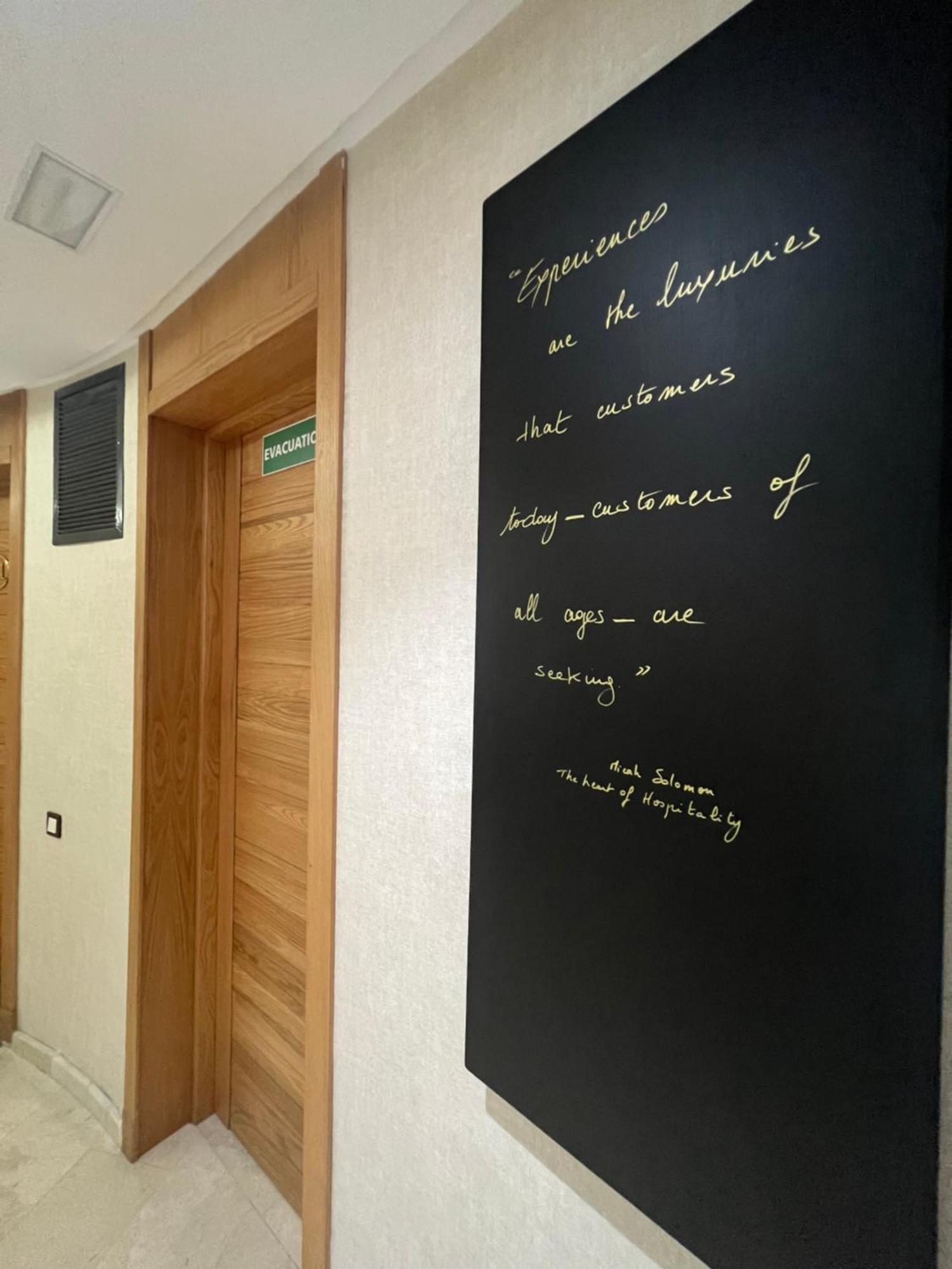 Zen Suites Hotel Massira Casablanca Extérieur photo